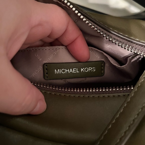 Michael Kors Olive and Silver Star Crossbody Bag - Picture 7 of 9